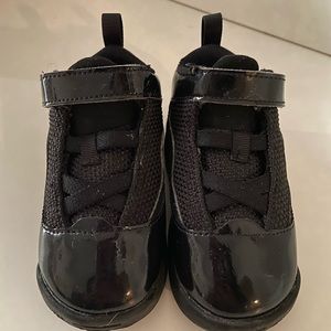 EUC Air Jordan basketball shoes